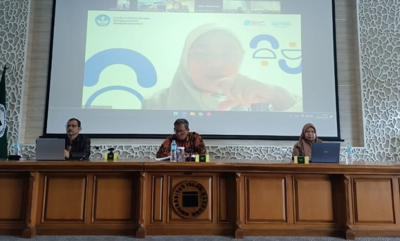 FTK Unisba Dorong Transformasi Pendidikan Lewat Seminar “Deep Learning”