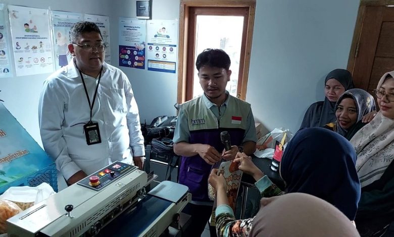 UMKM Pangan Dapur Sehat Dapat Pelatihan Teknologi Inovasi dari Hibah DPPM Kemendiksaintek