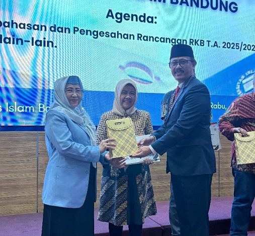 Fikom Unisba Pertahankan Akreditasi “Unggul” hingga 2030: Prestasi, Globalisasi, dan Inovasi Berkesinambungan