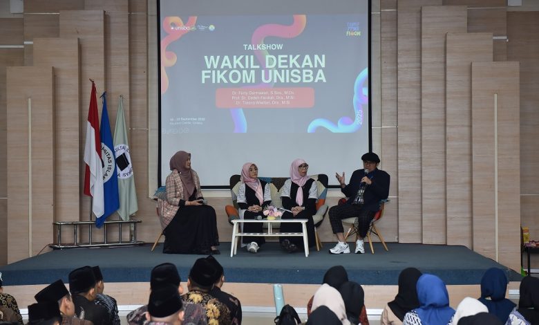 Fikom Unisba Gelar Taaruf & PPMB 2025: Wujudkan Sinergi Mahasiswa Baru lewat Semangat Connect, Collaborate, Conquer