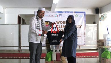 Unisba dan Apindo Bekasi Satukan Langkah di World Clean Up Day 2025: Wujudkan Desa Bersih, Lingkungan Lestari, dan SDGs