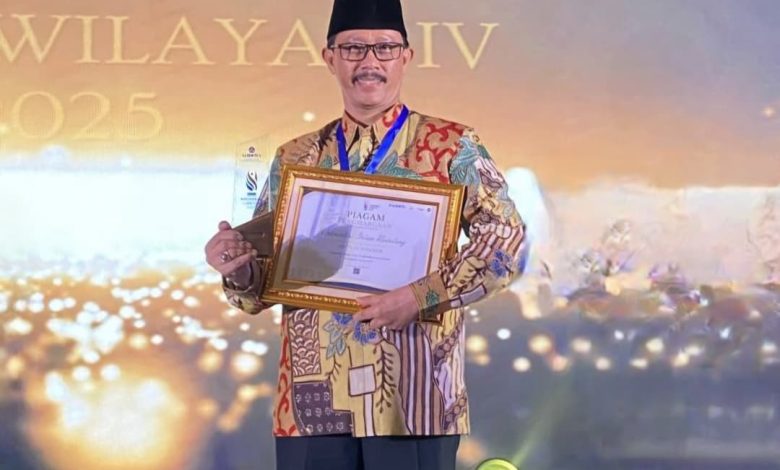 Unisba Borong Tiga Penghargaan Bergengsi di Ajang Anugerah LLDIKTI Wilayah IV 2025