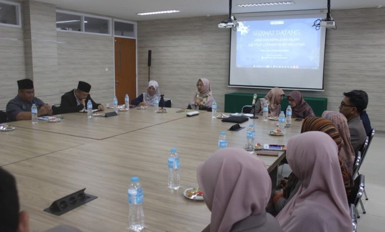 Fakultas Syariah Unisba dan JAKIM-ILIM Malaysia Bahas Kolaborasi AI dalam Kajian Fiqh Astronomi