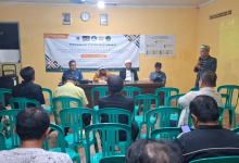 PKM Unisba di Cinunuk: Optimalisasi Biopori dan Pemasangan Lampu Tenaga Surya