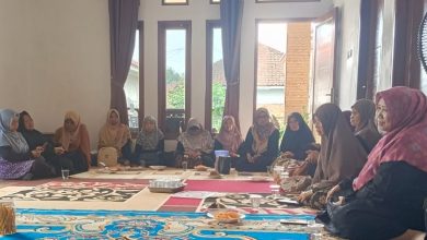 PKM Literasi Halal: Majelis Taklim Diharapkan Mampu Cetak Generasi Melek Halal