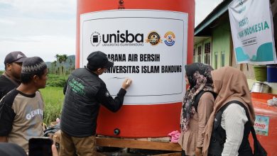 Unisba Kirimkan Bantuan Air Bersih dan Dana Tunai untuk Warga Terdampak Longsor di Malalak dan Pasar Usang