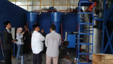 Rektor Unisba Bersama Sekda Jabar Pantau Uji Operasional Reaktor Plasma Pengolah Sampah di Arcamanik