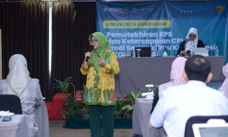 Fikom Unisba Perkuat Kurikulum Berbasis OBE, Prodi Ilmu Komunikasi Gelar Lokakarya Pemutakhiran RPS dan Evaluasi CPL