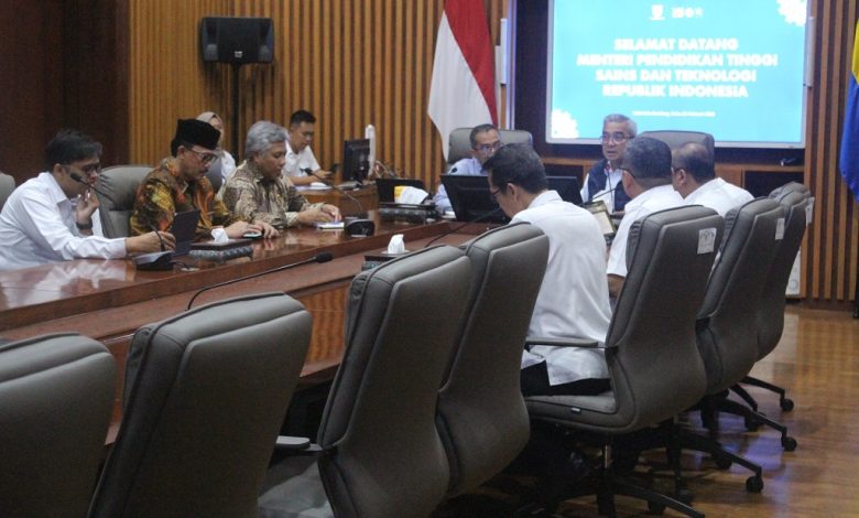 Unisba Ikut Rapat Bersama Mendiktisaintek dan Wali Kota Bandung, Dorong Inovasi Solusi Pengelolaan Sampah