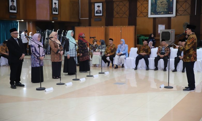 Rektor Unisba Resmi Lantik Lima Dekan Periode 2026–2030, Fokus Tingkatkan Mutu Akademik dan Reputasi Global